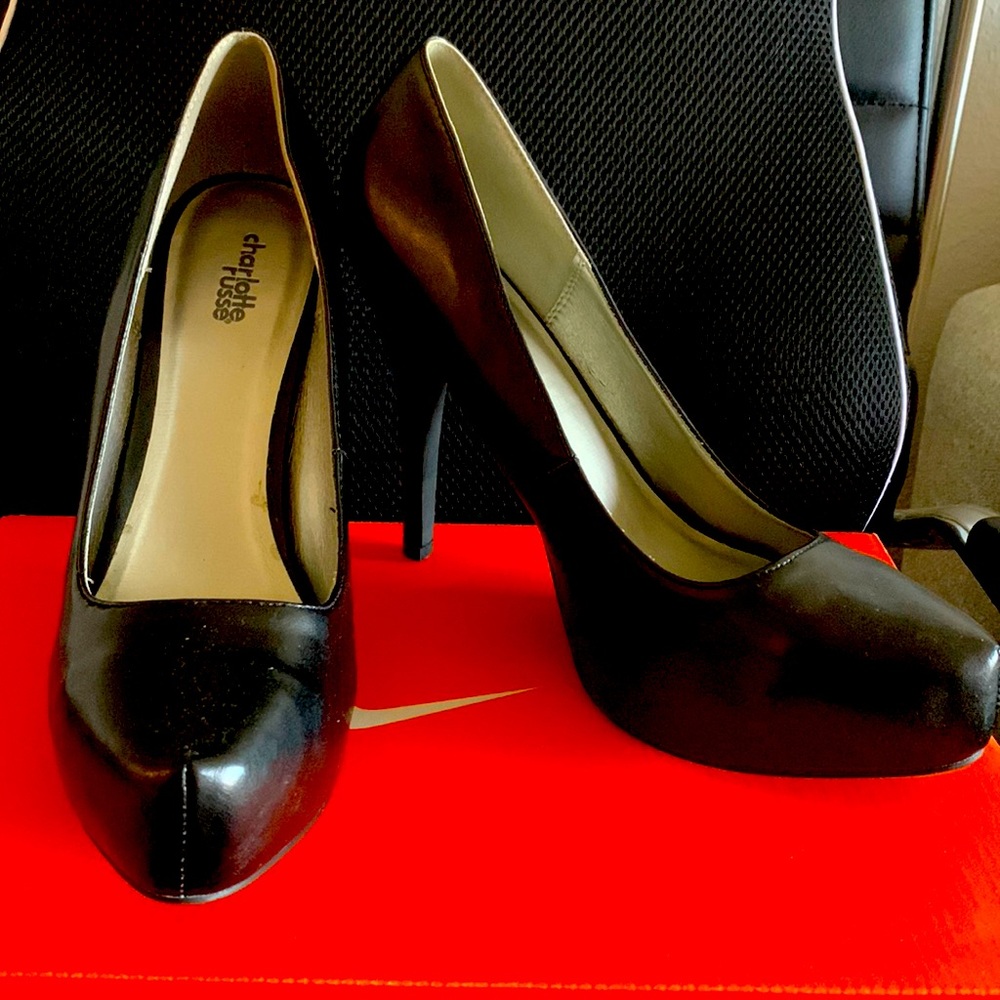 Blak stilettos 👠 4.5”